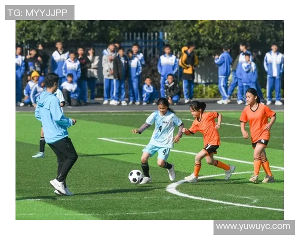 足球明星背后的故事:探寻他们的家庭出身与成长历程 足球明星背后的故事:探寻他们的家庭出身与成长历程